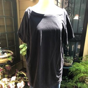 Black short sleeve t-shirt